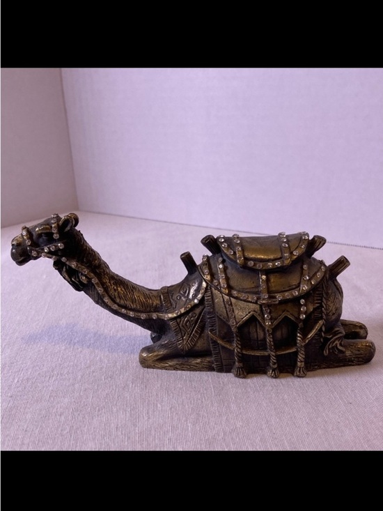 Other - 🐪 Vintage-Style Camel Trinket Box – Brass Tone with Rhinestone Accents
